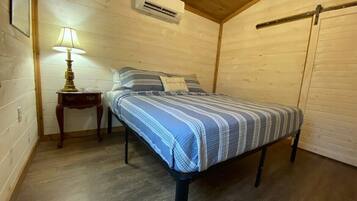 2 dormitoris, planxa i posts de planxar, wifi i roba de llit