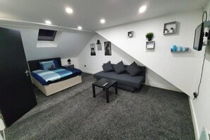 3 bedrooms, free WiFi, bed sheets