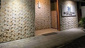 施設の正面