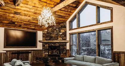 Bootleggers Lodge Apartment