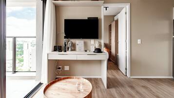 Apto 1 Dorm Casal | Sala de estar | Smart TV 40 polegadas com canais digitais