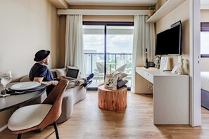 Apto 1 Dorm Casal | Olohuone | 40–tuumainen äly-TV, jossa digitaalikanavat