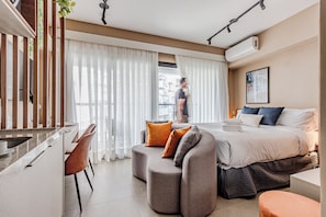 Studio, 1 Double Bed, Balcony | View from room - Charlie Window Moema (São Paulo)