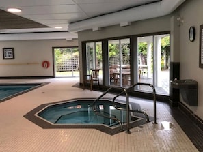 Piscina interna, piscina aquecida