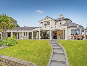 Exterior - Amalfi - Pauanui Holiday Home (Pauanui)
