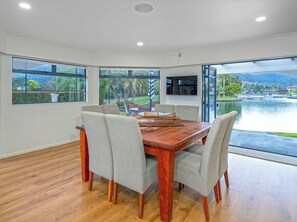 Dining - Amalfi - Pauanui Holiday Home (Pauanui)