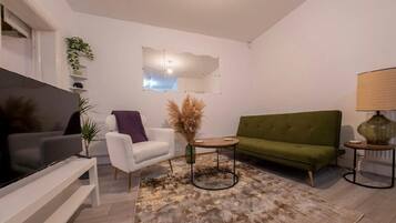 Apartment | Living area | TV