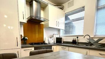 Apartment | Private kitchen | Fridge, microwave, oven, stovetop