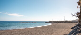 Family Relax Terrace Pool in G mar