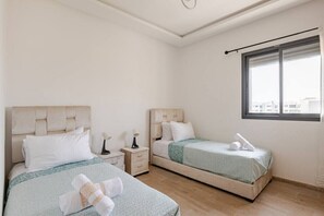 2 dormitoris, planxa i posts de planxar, wifi gratuïta i roba de llit 
