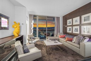 Smart TV - Sex, Drugs & Rock n' Roll Suite - Award Winning! - Palms Resort - 37th Floor (Las Vegas)