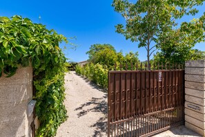 Property grounds - Villa Can Fiol Petit 4 people swimming pool wifi (Pollensa)