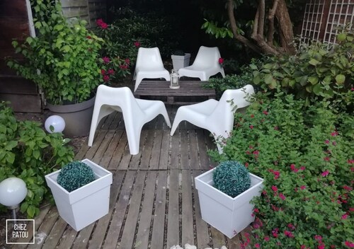 Townhouse with Christmas decorations 800 meters from downtown!