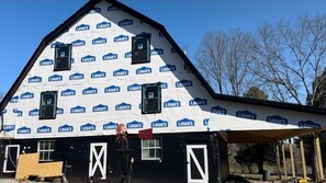 Exterior - Charming Countryside Barn with 3BR/2BA Loft Retreat  (Shelbyville)