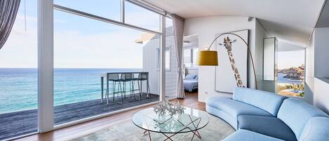 Smart-TV, Kamin, Stereoanlage