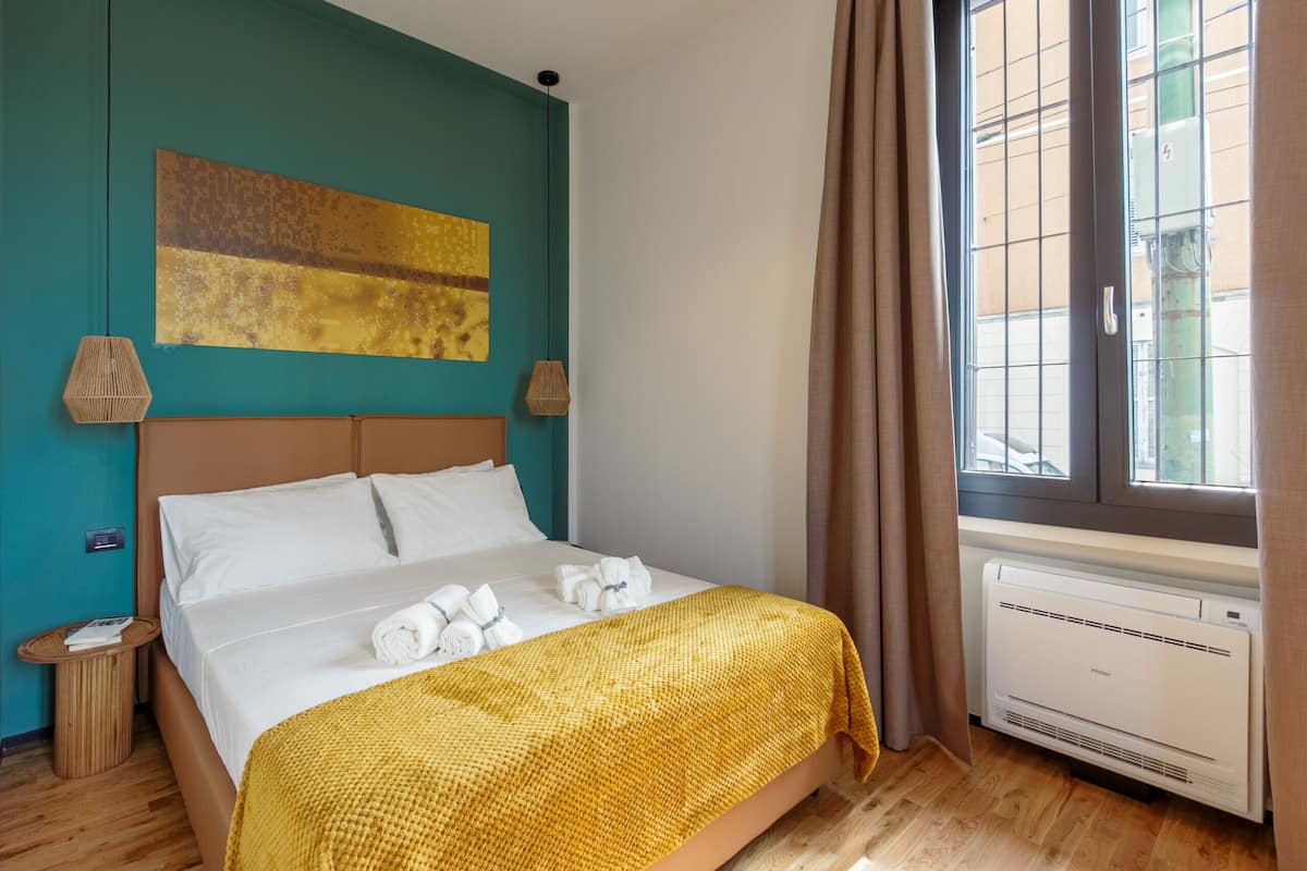 2 bedrooms, Egyptian cotton sheets, premium bedding, down duvets