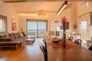 4 bedrooms, desk - Seaview Serenity Villa (Hersonissos)