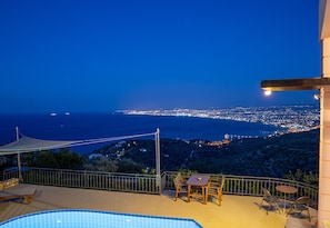 Villa | 4 slaapkamers, een bureau