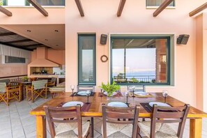 Villa | 4 slaapkamers, een bureau