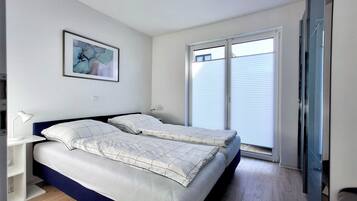 1 Schlafzimmer, Schreibtisch, Bügeleisen/Bügelbrett, Reisekinderbett