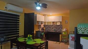 Oven, stovetop, cookware/dishes/utensils, dining tables