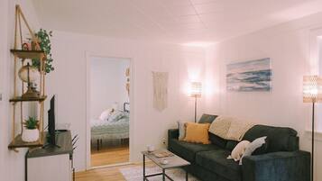 3 chambres, bureau, fer et planche Ă repasser, lit parapluie