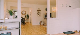 Newly Renovated Cozy 3 Bed, Bike Trails, Shopping, Food, Near Lake, Near Park! 