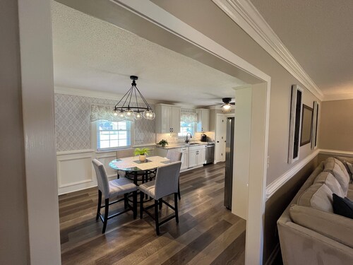 Newly renovated home in Quiet Neighborhood. Great for Families