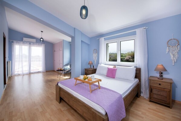 Villa | 5 bedrooms, soundproofing, Internet