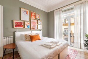 6 chambres, fer et planche à repasser, lit de bébé portatif, Wi-Fi