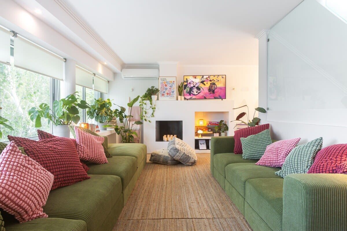 TV, fireplace, books, offices