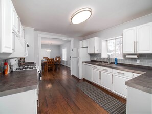 Fridge, microwave, oven, stovetop - Bemus-HOT TUB-Fire Pit-Pets OK-1 Block to Lake (Ellery)