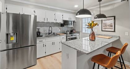 5 Star Luxury Rental Just 5 min from Masters/Hot Tub/Fire Pit/EV Charger