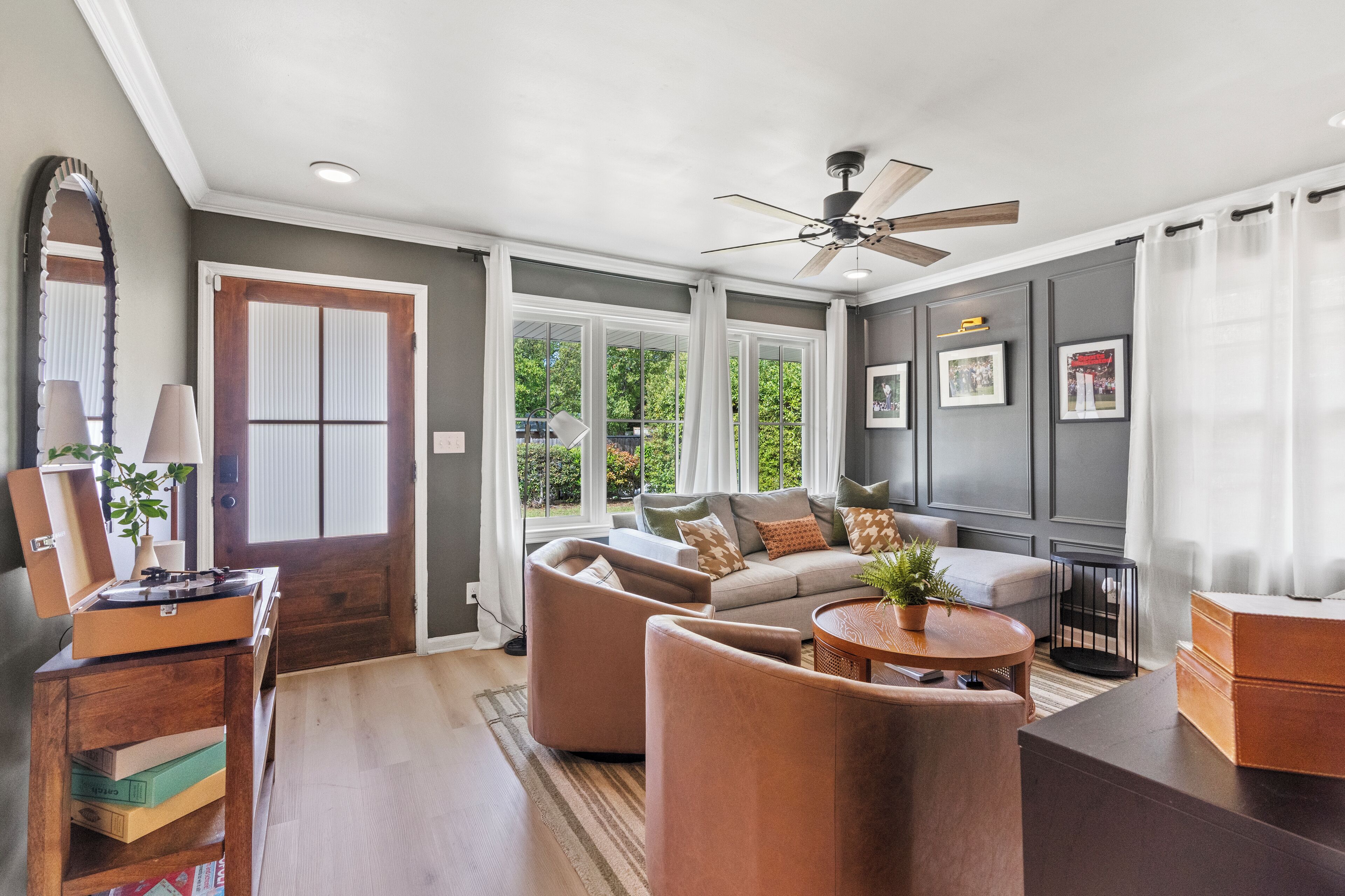 Smart-TV, Bücher, Musikbibliothek