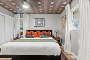 3 habitaciones, escritorio, tabla de planchar con plancha y wifi