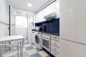 Frigorifero, microonde, forno, lavastoviglie