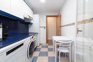 Frigorifero, microonde, forno, lavastoviglie