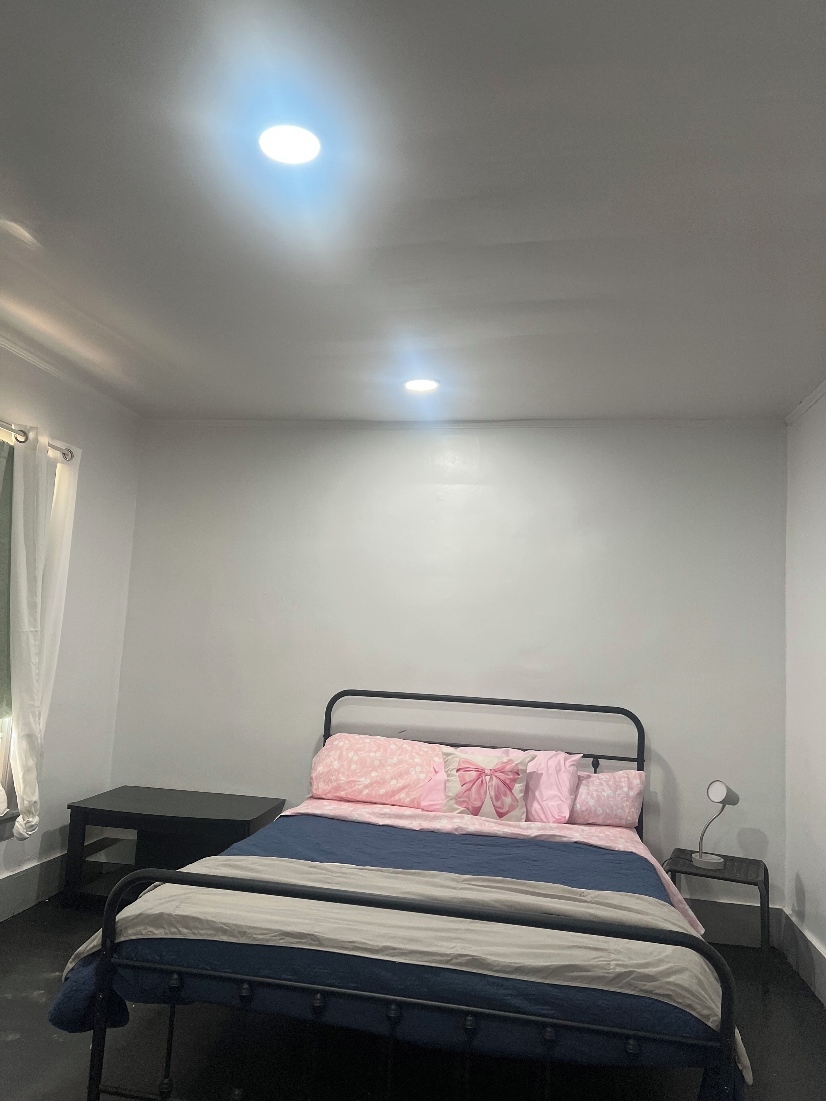 5 slaapkamers, een strijkplank/strijkijzer, reisbedje, wifi