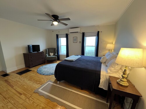 Captain's Quarters - Seaside Suite on Popham Beach!