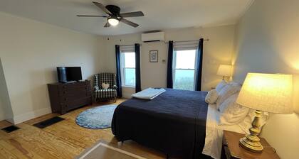 Captain's Quarters - Seaside Suite on Popham Beach!