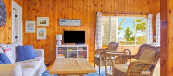 Fred Cottage - Spacious retreat on Popham Beach!
