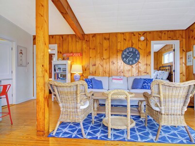 Fred Cottage - Spacious retreat on Popham Beach!