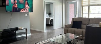 Luxury Condo Close to Downtown