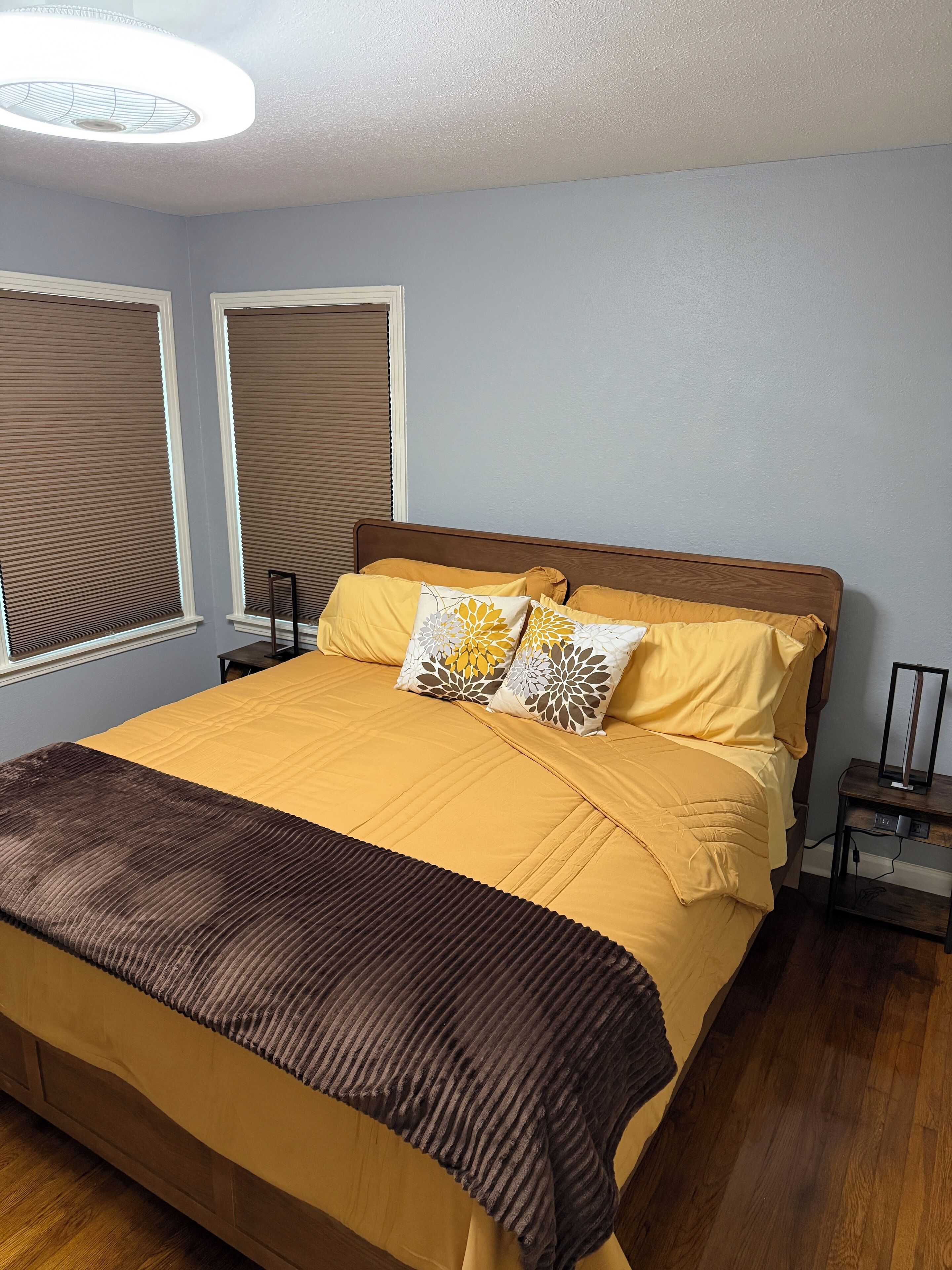 2 habitaciones, tabla de planchar con plancha, wifi y ropa de cama 