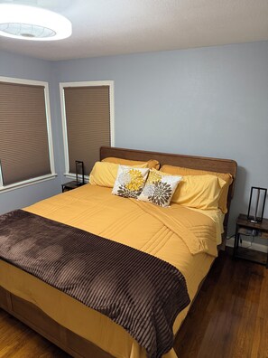 2 chambres, fer et planche à repasser, Wi-Fi, draps fournis