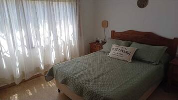 2 chambres, lit parapluie, Wi-Fi gratuit, draps fournis