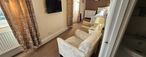 Chambre Double Deluxe, 1 trĂšs grand lit, vue montagne | 1 chambre, fer et planche Ă repasser, Wi-Fi gratuit