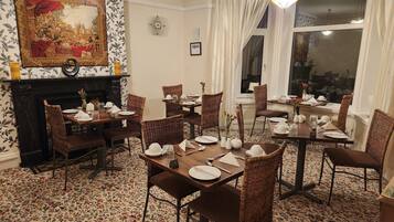 Free daily cooked-to-order breakfast