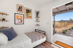 2 bedrooms, desk, iron/ironing board, free WiFi