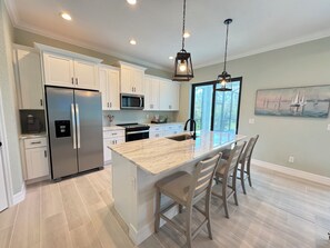 Fridge, microwave, oven, stovetop - Modern Retreat 3BR/2BA w/Pool in Rotonda West (Rotonda West)